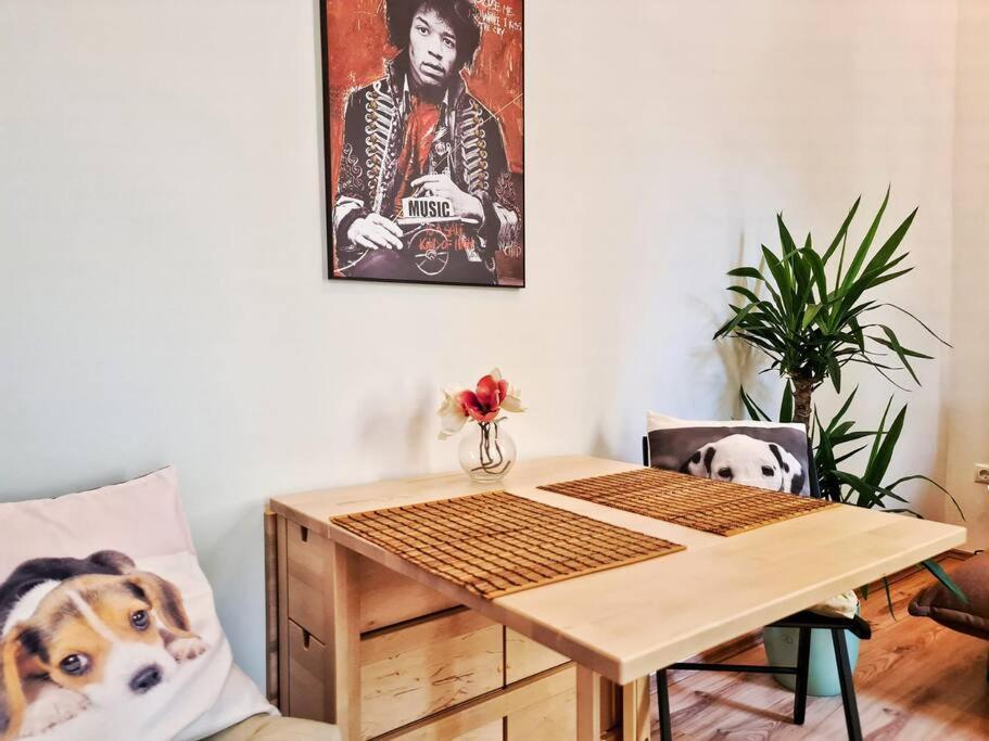 Magic-Trio-Apartment-Im- Zentrum-Von-Wien ภายนอก รูปภาพ